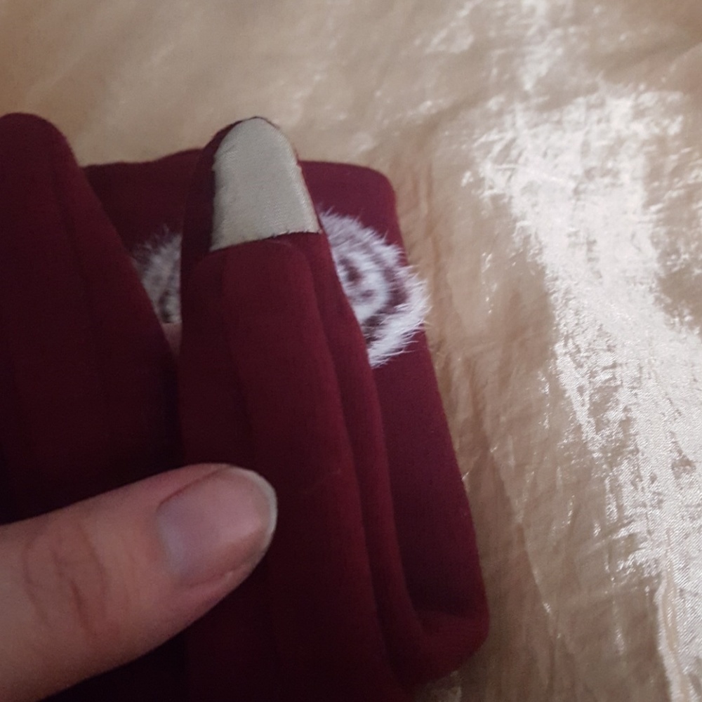 Gloves - Picture 2 of 2
